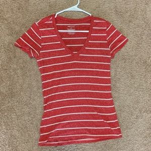 Short sleeve v-neck shirt